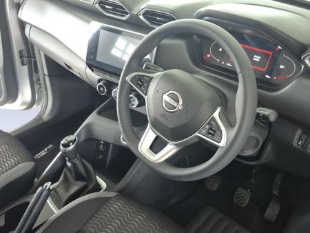 2026-Nissan-Magnite-10-Acenta_12