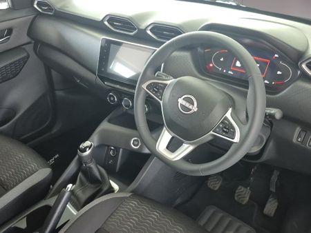 2026-Nissan-Magnite-10-Acenta_13