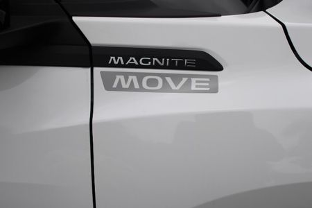 2026-Nissan-Magnite-Move-10-Visia-FC-PV_12