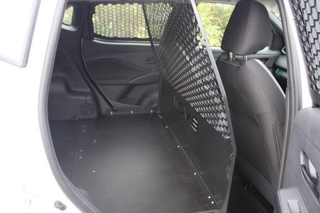 2026-Nissan-Magnite-Move-10-Visia-FC-PV_5