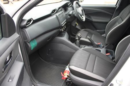2026-Nissan-Magnite-Move-10-Visia-FC-PV_6