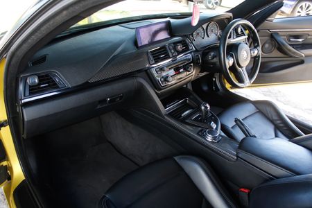 2015-BMW-M4-Coupe-Auto_13