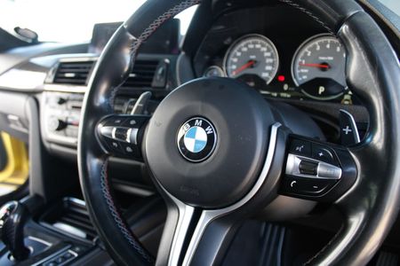 2015-BMW-M4-Coupe-Auto_14