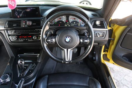 2015-BMW-M4-Coupe-Auto_16