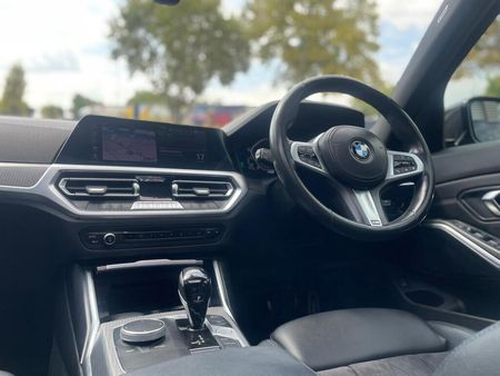 2022-BMW-3-Series-320i-M-Mzansi-Edition-Auto-g20_11