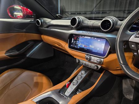 2020-Ferrari-Portofino_11