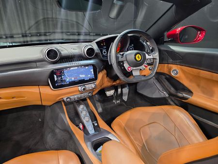 2020-Ferrari-Portofino_13