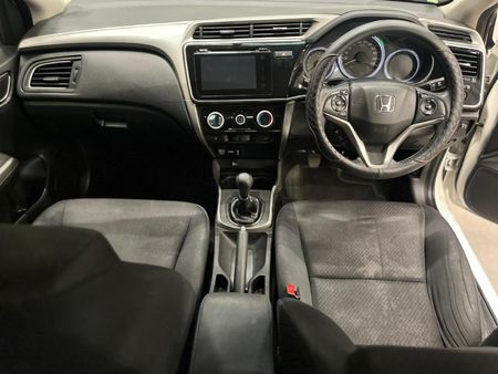 2017-Honda-Ballade-15-Elegance_9