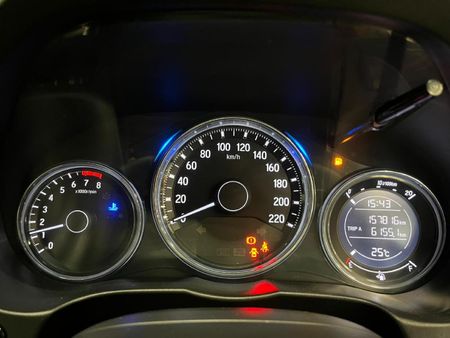 2017-Honda-Ballade-15-Elegance_10