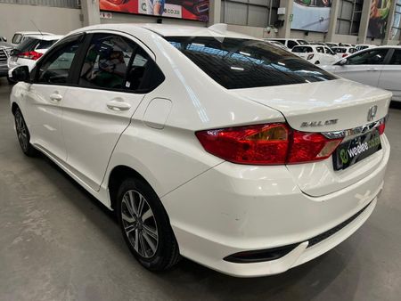 2017-Honda-Ballade-15-Elegance_4