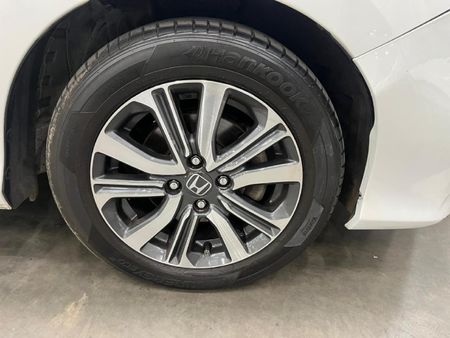 2017-Honda-Ballade-15-Elegance_8