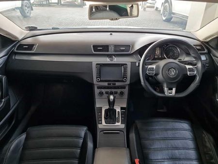 2014-Volkswagen-CC-20-TDI-Bluemotion-Auto_16