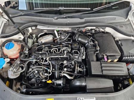 2014-Volkswagen-CC-20-TDI-Bluemotion-Auto_18