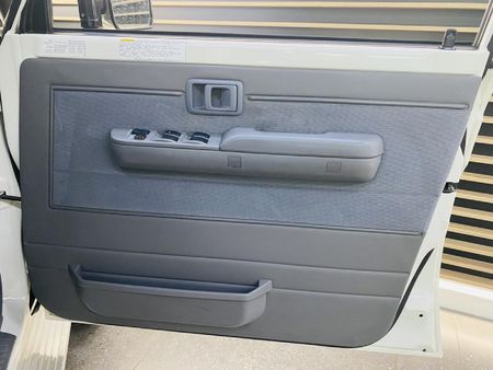 2020-Toyota-Land-Cruiser-79-45-D-Double-Cab_11