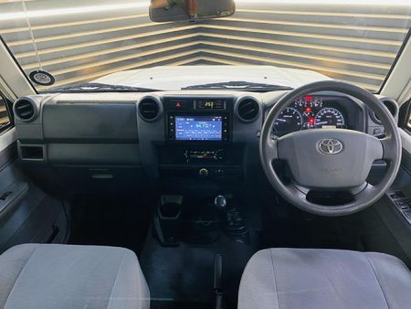2020-Toyota-Land-Cruiser-79-45-D-Double-Cab_14