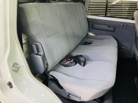 2020-Toyota-Land-Cruiser-79-45-D-Double-Cab_21
