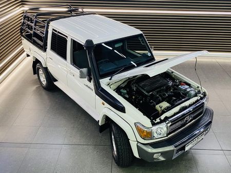 2020-Toyota-Land-Cruiser-79-45-D-Double-Cab_3