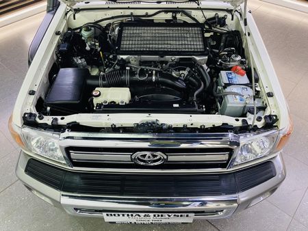 2020-Toyota-Land-Cruiser-79-45-D-Double-Cab_4