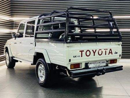 2020-Toyota-Land-Cruiser-79-45-D-Double-Cab_6
