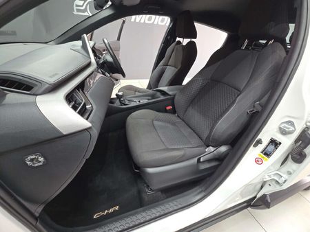 2020-Toyota-C-HR-12T-Plus-Auto_15