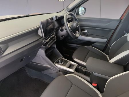 2026-Renault-Duster-13T-Intens-EDC_18