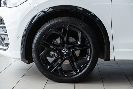 2025-Volkswagen-Tiguan-14TSI-R-Line_4