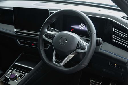 2025-Volkswagen-Tiguan-14TSI-R-Line_7