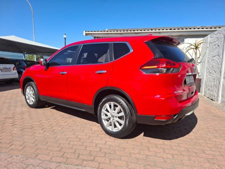 2019-Nissan-X-Trail-20-Visia_4