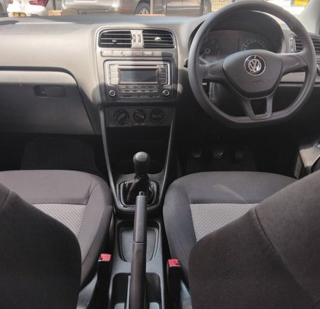 2018-Volkswagen-Polo-GP-14-Trendline_4