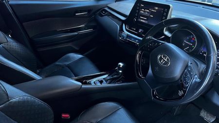 2020-Toyota-C-HR-12T-Luxury-Auto_11