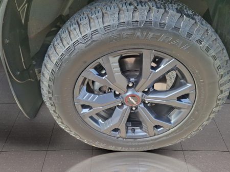2026-Isuzu-D-Max-30-DDI-V-Cross-HR-Auto-Double-Cab_10
