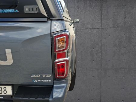 2026-Isuzu-D-Max-30-DDI-V-Cross-HR-Auto-Double-Cab_11