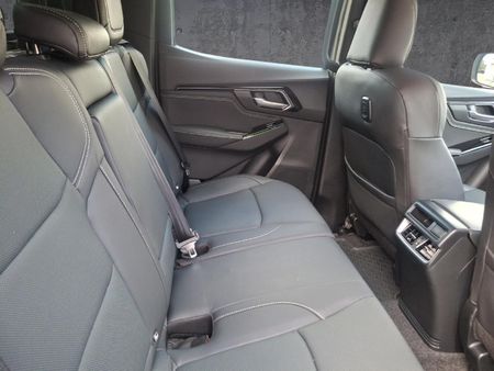 2026-Isuzu-D-Max-30-DDI-V-Cross-HR-Auto-Double-Cab_16