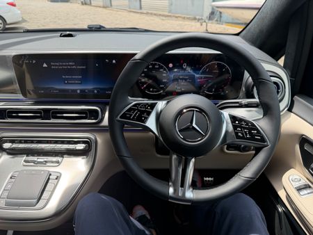 2026-Mercedes-Benz-V-Class-2026-Mercedes-Benz-V300d-Exclusive-Luxury-Spec_12