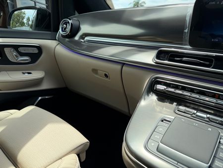 2026-Mercedes-Benz-V-Class-2026-Mercedes-Benz-V300d-Exclusive-Luxury-Spec_14