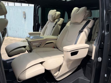 2026-Mercedes-Benz-V-Class-2026-Mercedes-Benz-V300d-Exclusive-Luxury-Spec_16