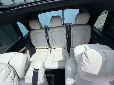2026-Mercedes-Benz-V-Class-2026-Mercedes-Benz-V300d-Exclusive-Luxury-Spec_19