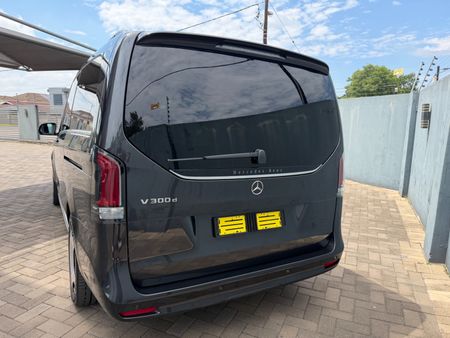 2026-Mercedes-Benz-V-Class-2026-Mercedes-Benz-V300d-Exclusive-Luxury-Spec_8