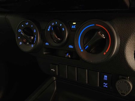 2026-Toyota-Hilux-24-GD-6-Raised-Body-Raider-Auto-Double-Cab_17