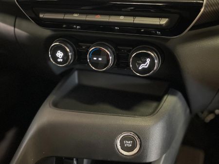 2026-Nissan-Magnite-10T-Acenta-Auto_12