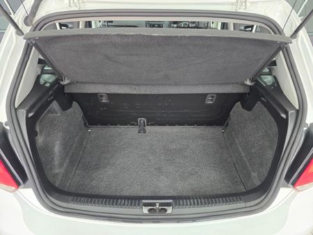 2024-Volkswagen-Polo-Vivo-16-Comfortline-Auto-5-dr_12