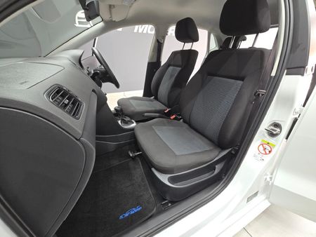 2024-Volkswagen-Polo-Vivo-16-Comfortline-Auto-5-dr_15