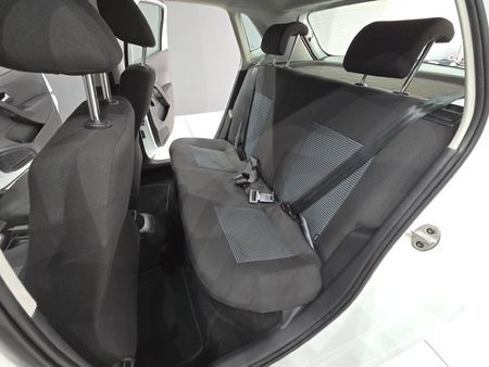 2024-Volkswagen-Polo-Vivo-16-Comfortline-Auto-5-dr_16