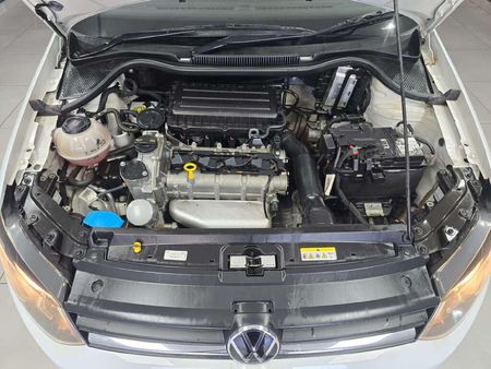 2024-Volkswagen-Polo-Vivo-16-Comfortline-Auto-5-dr_5