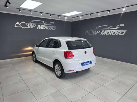 2024-Volkswagen-Polo-Vivo-16-Comfortline-Auto-5-dr_6