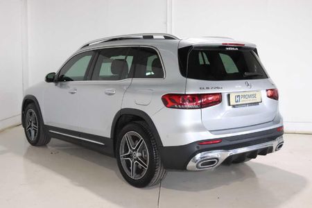 2024-Mercedes-Benz-GLB-220d-Progressive_5