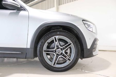 2024-Mercedes-Benz-GLB-220d-Progressive_7