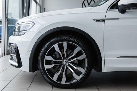 2020-Volkswagen-Tiguan-20-TSI-Highline-4Motion-Auto_4