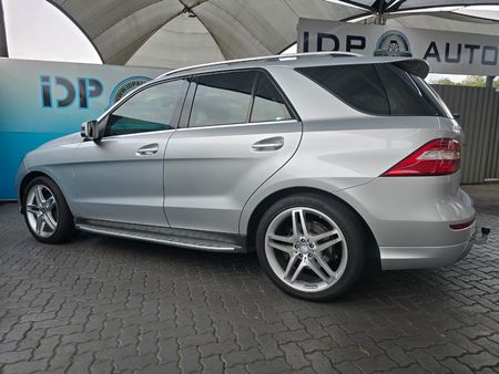 2015-Mercedes-Benz-ML-ML-350-BLUETEC-AMG_9