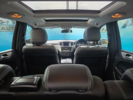 2015-Mercedes-Benz-ML-ML-350-BLUETEC-AMG_16